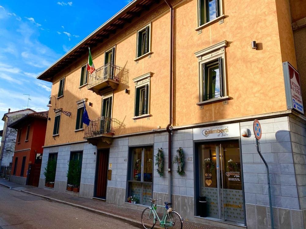 Albergo Residenza Al Teatro Удине Экстерьер фото